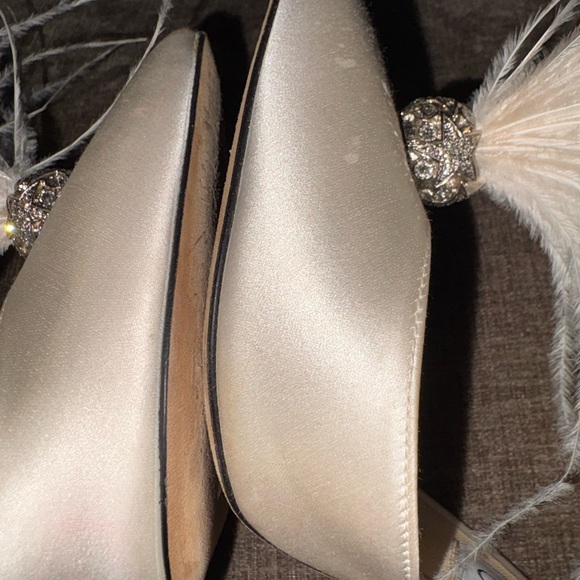 Jimmy Choo Ivory Satin Feather Crystal Heels – Rare & Sold Out | Size 37.5 - Picture 9 of 16